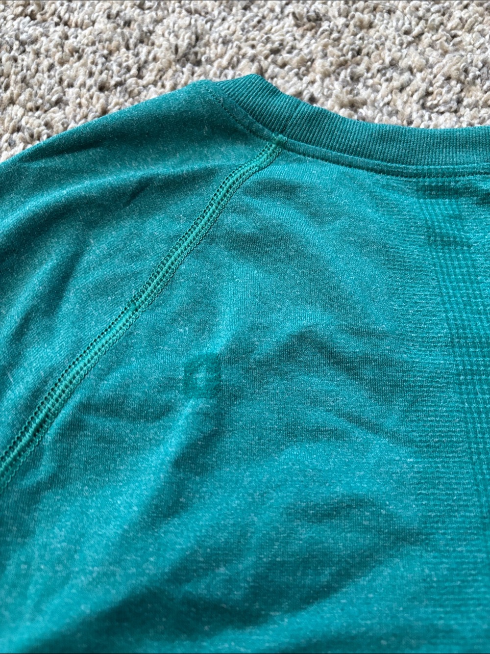 Figs Seamless Long Sleeve shirt size medium - Picture 5 of 5